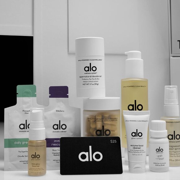 Alo Yoga Advent Calendar - Picture 2 of 6